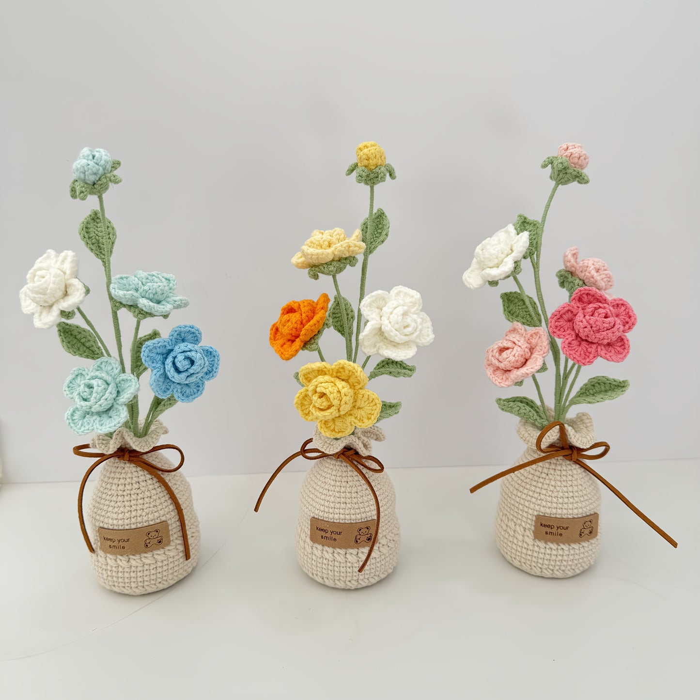 1 Handmade Crochet Yarn Rose Flower,With vase,Modern Fabric Floral Decoration,Christmas、Easter、Mother's Day、Graduation Ceremony、June 10th - Home and Event Decoration,High Quality