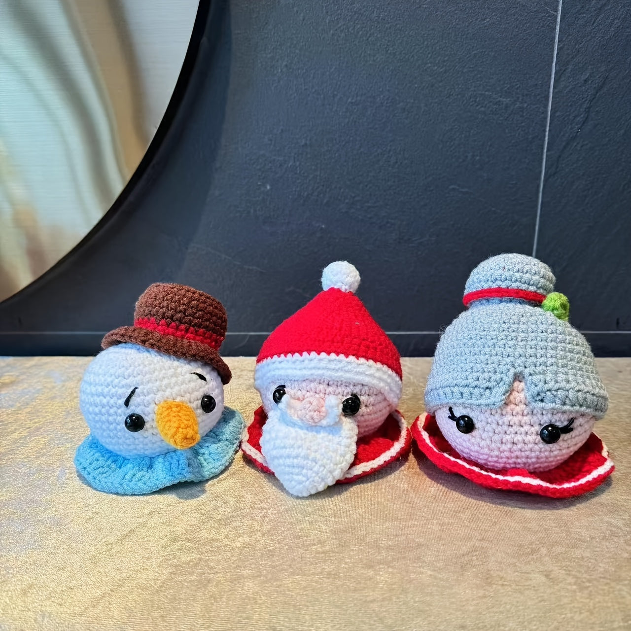 6pcs, Christmas Doll Crochet Kit, Christmas Woven Hook Yarn, Cute Santa Claus Outdoor Holiday Decorations, Handmade DIY Creative Crochet Material Pack, Fun Halloween/Easter Woven Dolls with Thoughtful Valentine's/Birthday Gift Knitting Crafts (Accessories