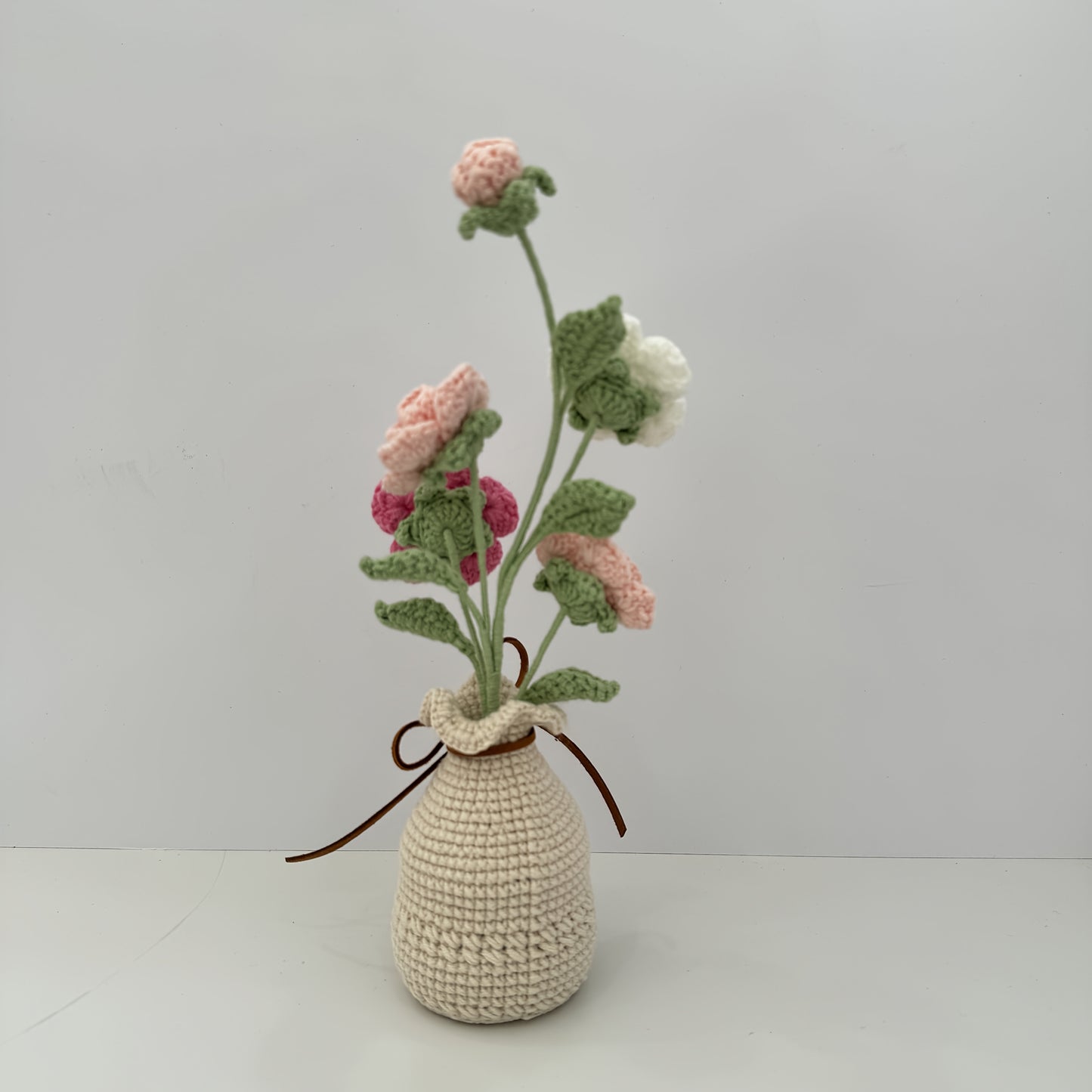 1 Handmade Crochet Yarn Rose Flower,With vase,Modern Fabric Floral Decoration,Christmas、Easter、Mother's Day、Graduation Ceremony、June 10th - Home and Event Decoration,High Quality