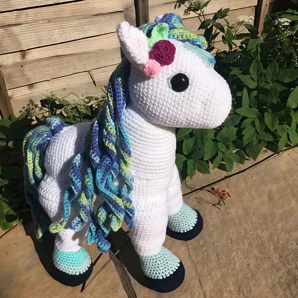 DIY Crochet Needle Set,Pattern Summer Horse Design,Comes with manual instructions,Easy to understand,Soft Material,Colorful Thread Ends,Accessories Attached,Crochet Needle Project Ideas