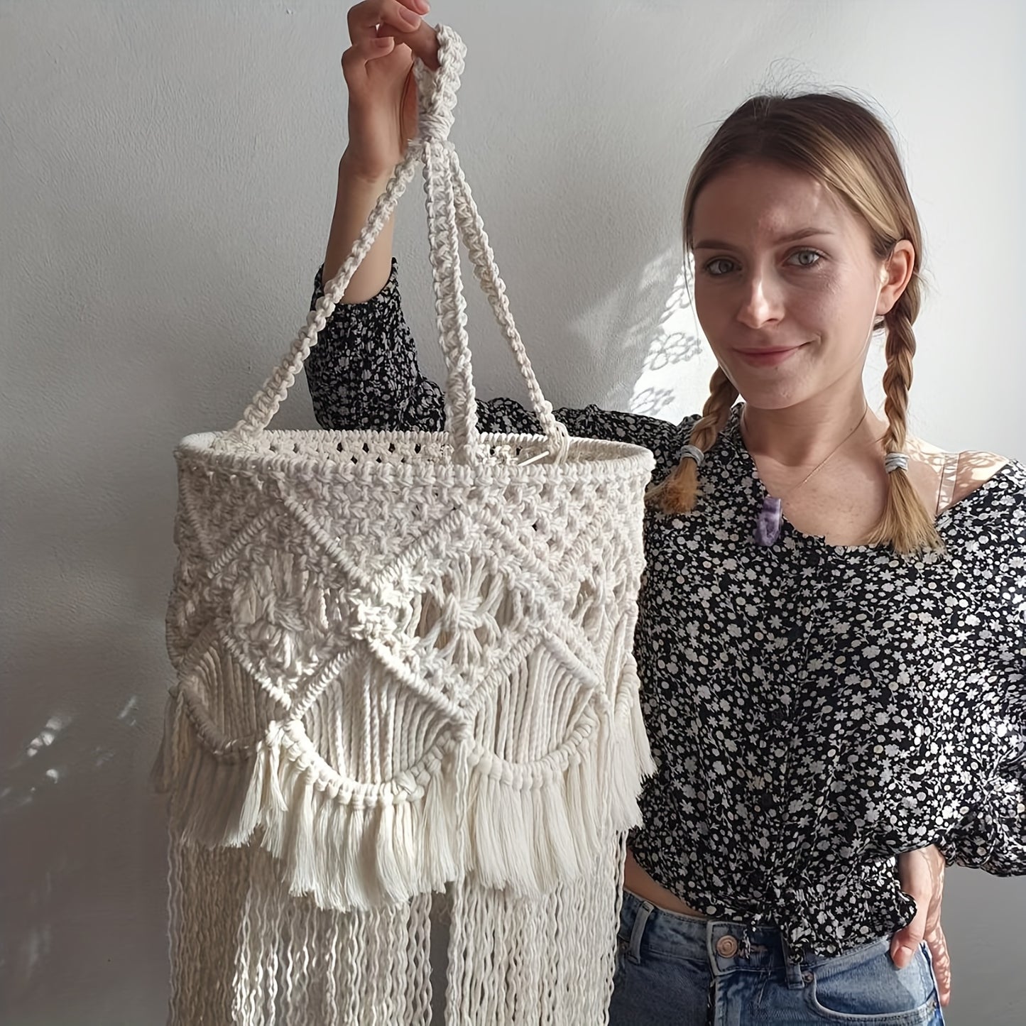 1Pieces Macrame Lampshade Bohemian Style Hanging Pendant Light Decorative Lampshade Hand Woven Pendant Light Decorative Tassel Lamp Shade - without Lights