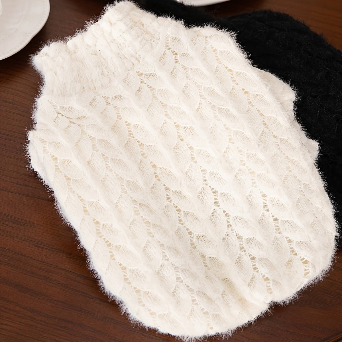 A White Puff Sleeve Plush Lace Pet Top Suitable for Cats and Dogs Can Be Used in Spring