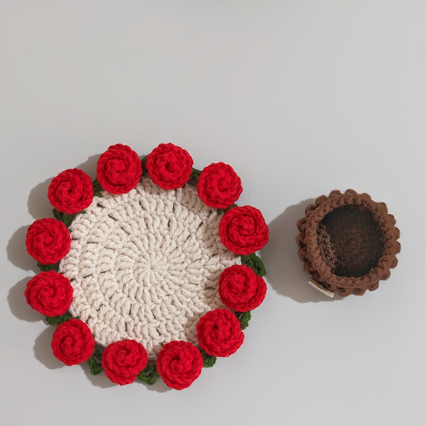 1Set of Pure Handmade Crocheted Rose Coasters Foldable2Combination1Coaster|Instantly Transform into Mini Rose Potted Plant|Home/Desk/Party Decoration Essential|Christmas/Wedding/Birthday Creative Gifts|Reusable|A must-have for desktop decoration|Add a sen