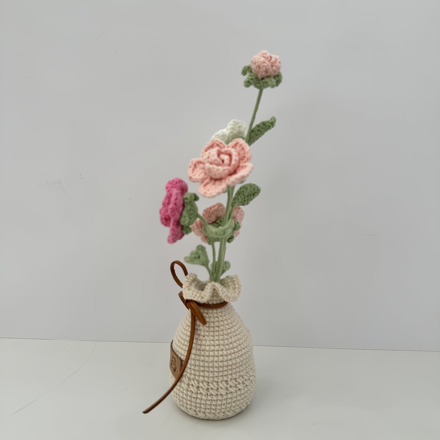 1 Handmade Crochet Yarn Rose Flower,With vase,Modern Fabric Floral Decoration,Christmas、Easter、Mother's Day、Graduation Ceremony、June 10th - Home and Event Decoration,High Quality