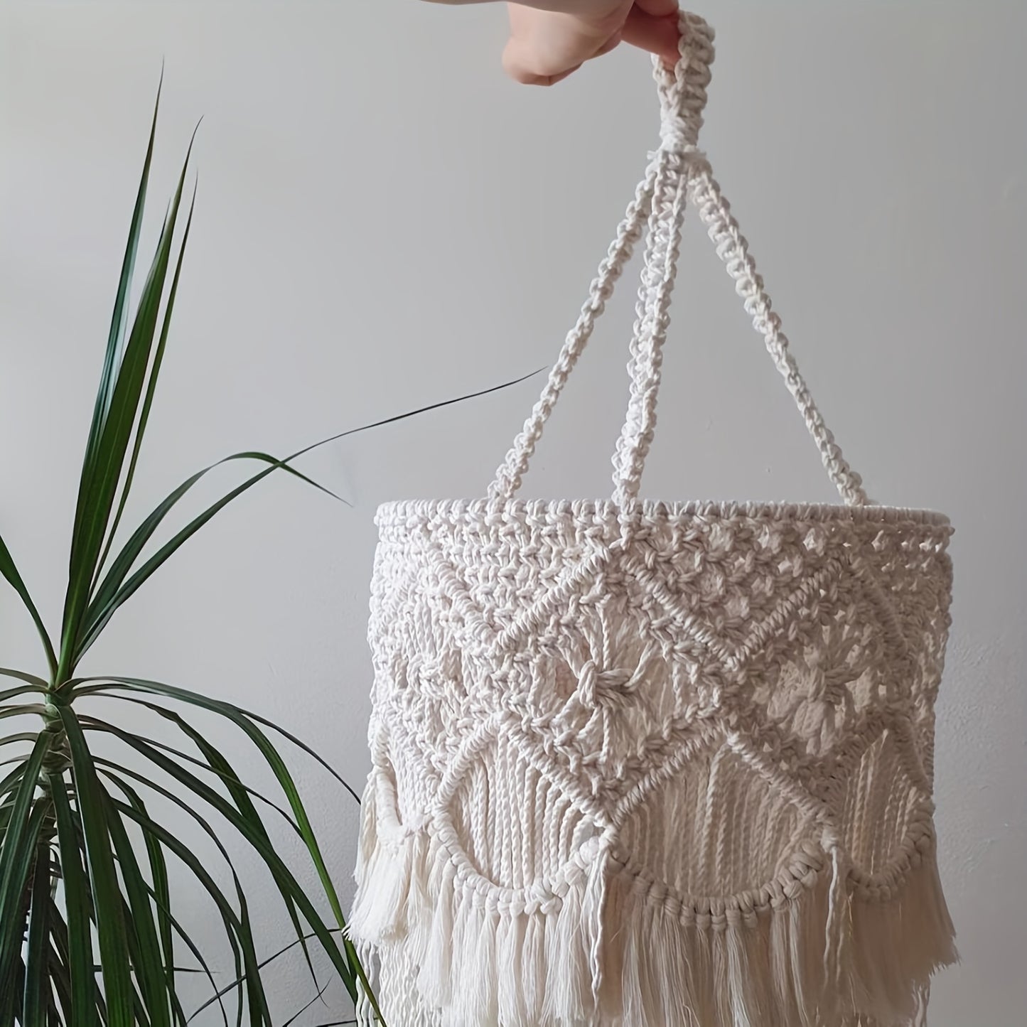 1Pieces Macrame Lampshade Bohemian Style Hanging Pendant Light Decorative Lampshade Hand Woven Pendant Light Decorative Tassel Lamp Shade - without Lights