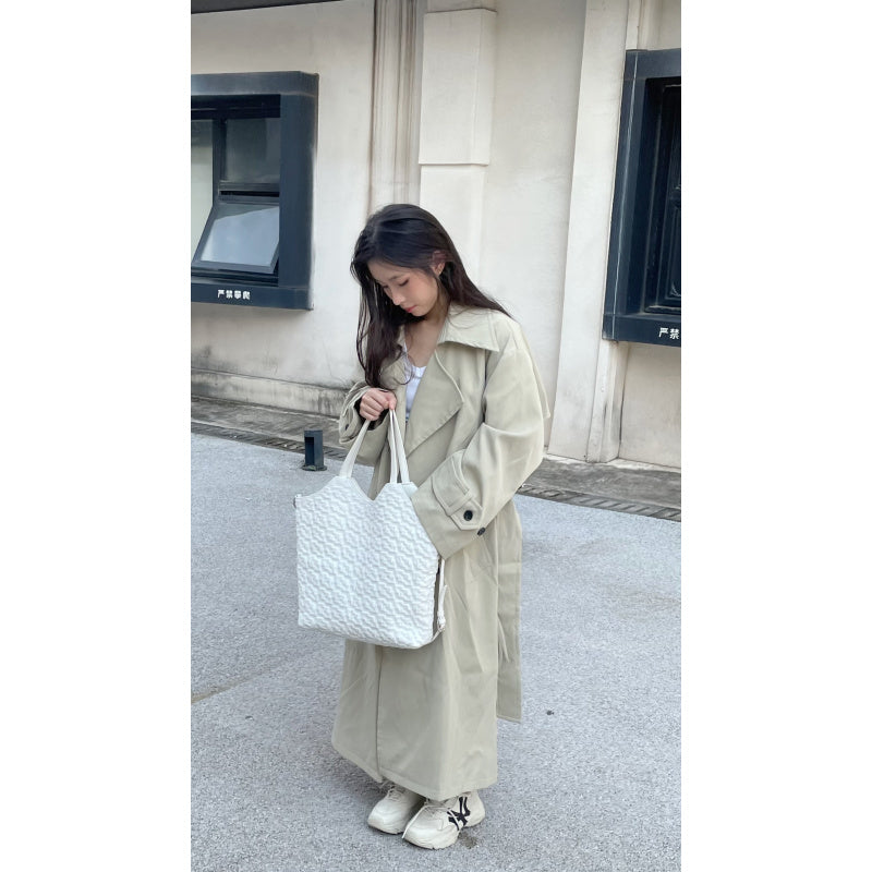 Two-tone Tote Bag2025New Large Capacity Casual Waterproof Tote Bag for Women in Cream White with Textured Pattern/Obsidian Black Coarse Flower Commuter Shopping Bag