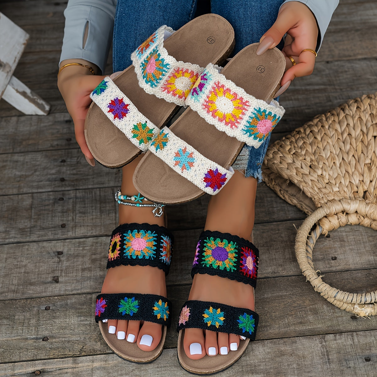 Women's Black Apricot Knitted Cute Floral Double-V Straps Round Toe Open-Toe Slip-On Fashionable Versatile Flat Slippers with Non-Slip Wear-Resistant Large Size Home Shoes Suitable for Vacation Travel Bohemian Style Sandals