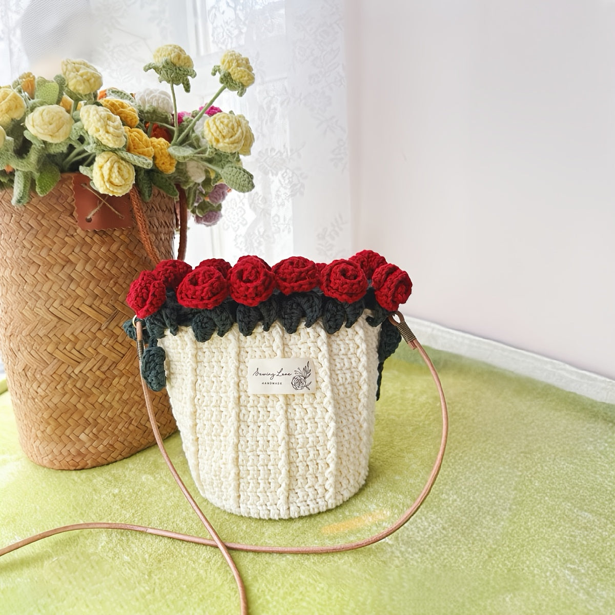 (Finished Product)Handmade Crochet Flower Bag Knitted Rose Bouquet Bag for Women3D Floral Crossbody Bag Knitted Clutch,For parties use/Vacation、Women's Bags for Holiday Gifts and Casual Accessories(Including Gift Bag)
