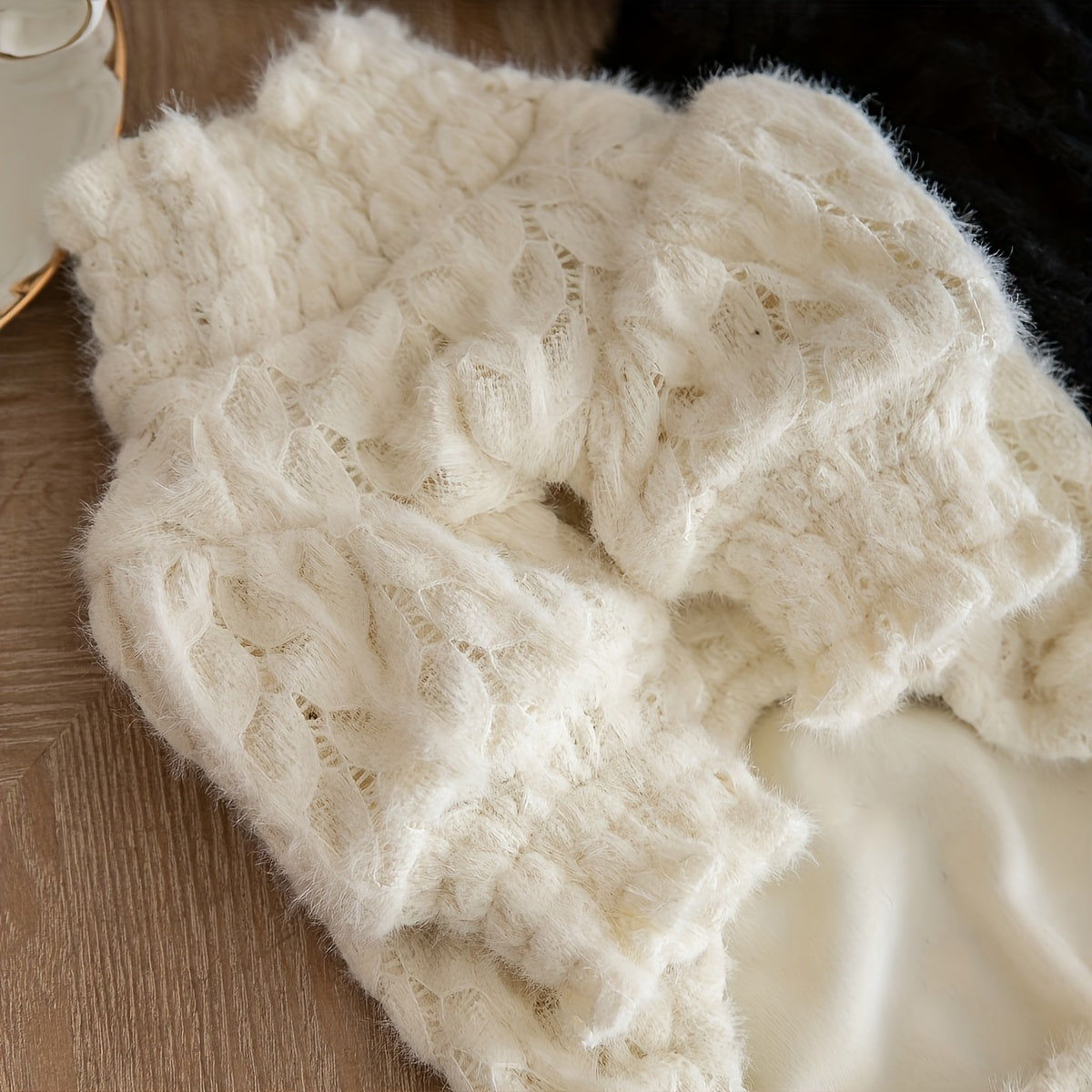 A White Puff Sleeve Plush Lace Pet Top Suitable for Cats and Dogs Can Be Used in Spring