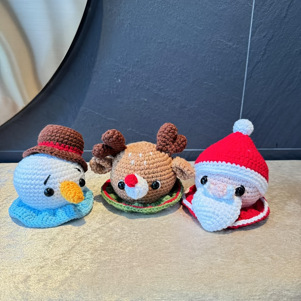 6pcs, Christmas Doll Crochet Kit, Christmas Woven Hook Yarn, Cute Santa Claus Outdoor Holiday Decorations, Handmade DIY Creative Crochet Material Pack, Fun Halloween/Easter Woven Dolls with Thoughtful Valentine's/Birthday Gift Knitting Crafts (Accessories
