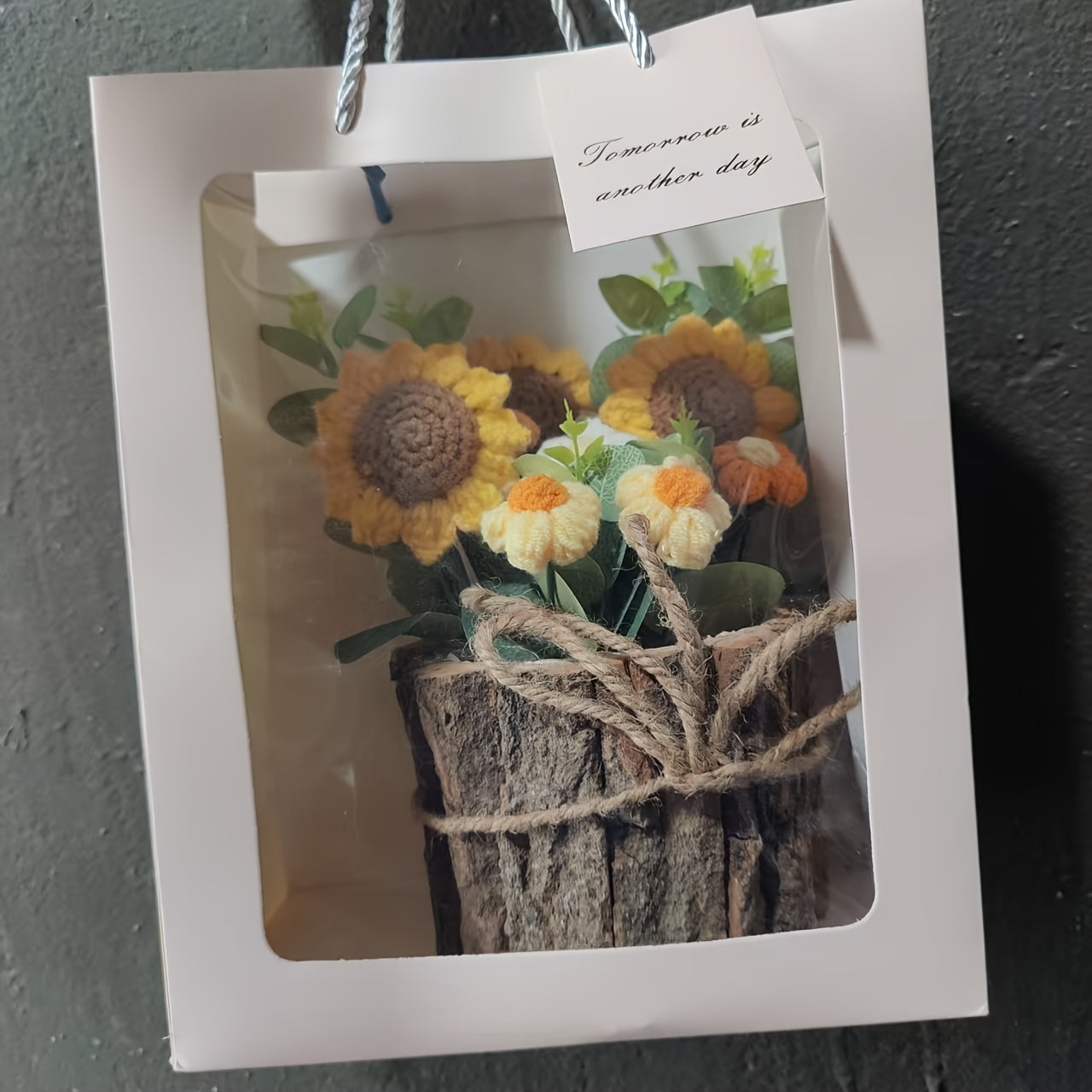 1 Handmade Crochet Sunflower Bouquet,Suitable for home decoration and desktop display,Simulated Polyester Flower,Christmas、Halloween、Easter、Thanksgiving Day、Seasonal Decorations for Valentine's Day and Mother's Day - No Battery Required