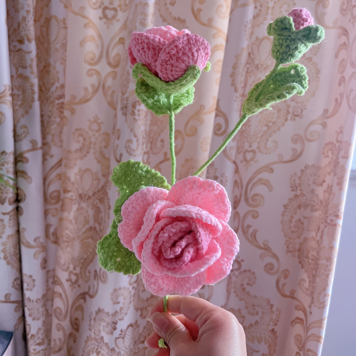 1Bohemian Crochet Flower Decorative Wall Hanging Set,DIY Interesting Spring Pink Floral Home Decor,Knitted Rose Artificial Flower Wall Hanging Decoration,Gift for Family、Friends、A housewarming gift for a colleague's new home