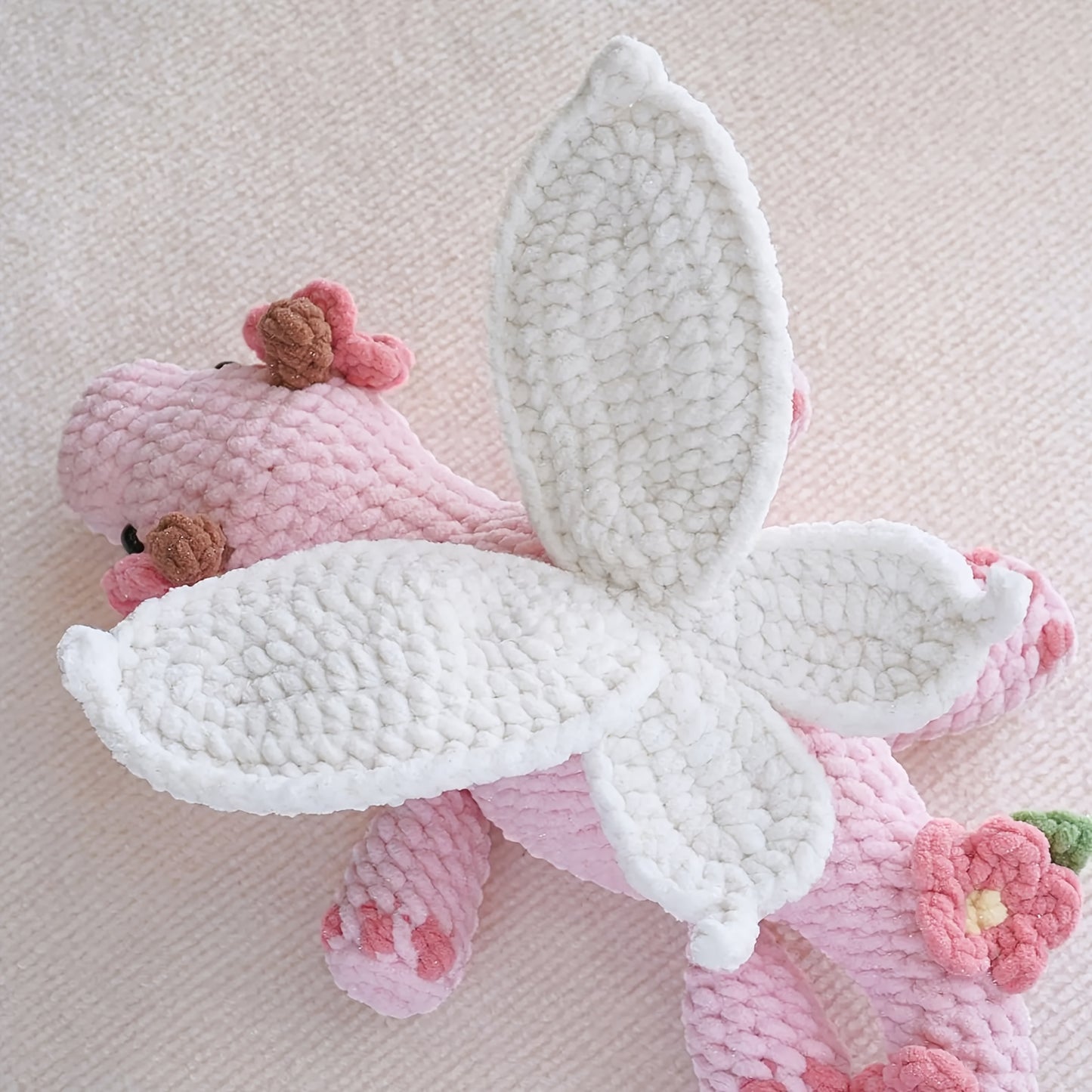A set of pink flying dragons DIY Crochet Hook Set,Suitable for Beginners、Handicraft Enthusiast,Crochet Kit for Adults,DIY Adult Crafts,Birthday Valentine's Day Holiday Gifts,Cute and Fun Home Decor Ornaments-Non-Finished Product