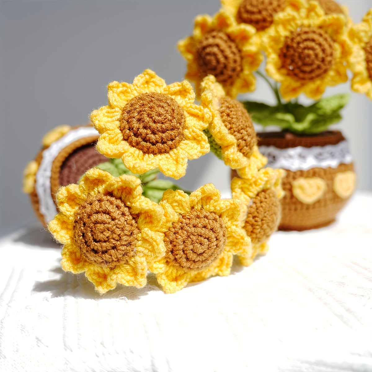 1Handwoven Sunflower Potted Plant Cozy Home Decor,Suitable for Office、Living Room、Bedroom - Gift for Wife、Mother、A thoughtful gift for my girlfriend(Birthday、Christmas、Thanksgiving Day、Valentine's Day)