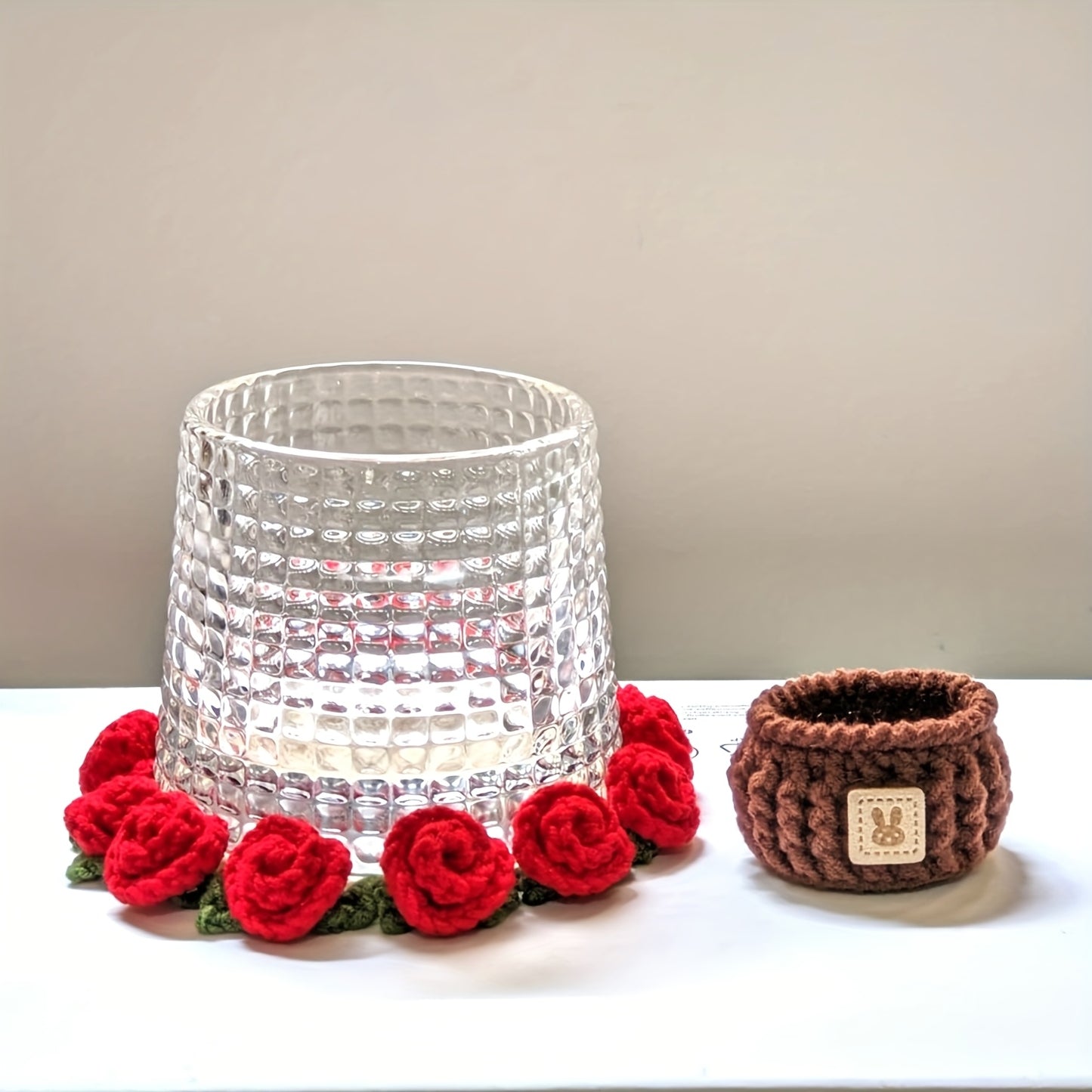 1Set of Pure Handmade Crocheted Rose Coasters Foldable2Combination1Coaster|Instantly Transform into Mini Rose Potted Plant|Home/Desk/Party Decoration Essential|Christmas/Wedding/Birthday Creative Gifts|Reusable|A must-have for desktop decoration|Add a sen