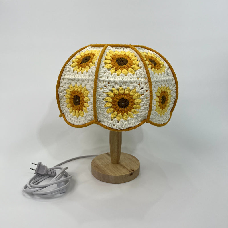 Customized products Handmade Crochet Sunflower Pattern Wooden Base Creative Table Lamp