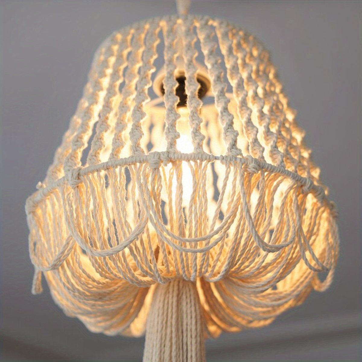 1Pieces Macrame Lampshade Bohemian Style Hanging Pendant Light Decorative Lampshade Minimalist Handwoven Pendant Light Decorative Tassel Lampshade - without Lights