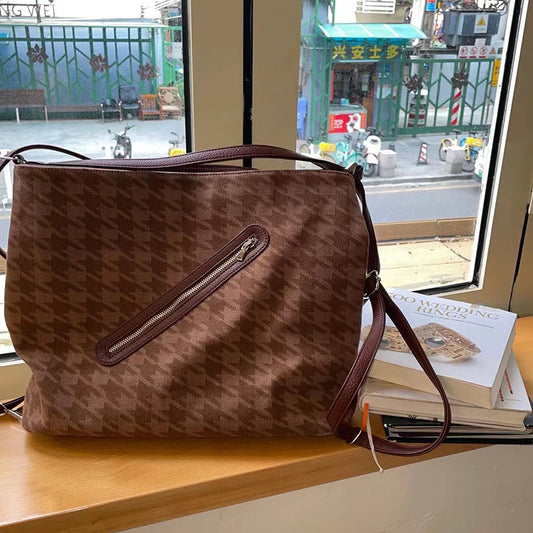 Houndstooth Retro Shoulder Bag ins Women's Wind Bag2025New Light Luxury Commuter Messenger Bag Beige Fashion