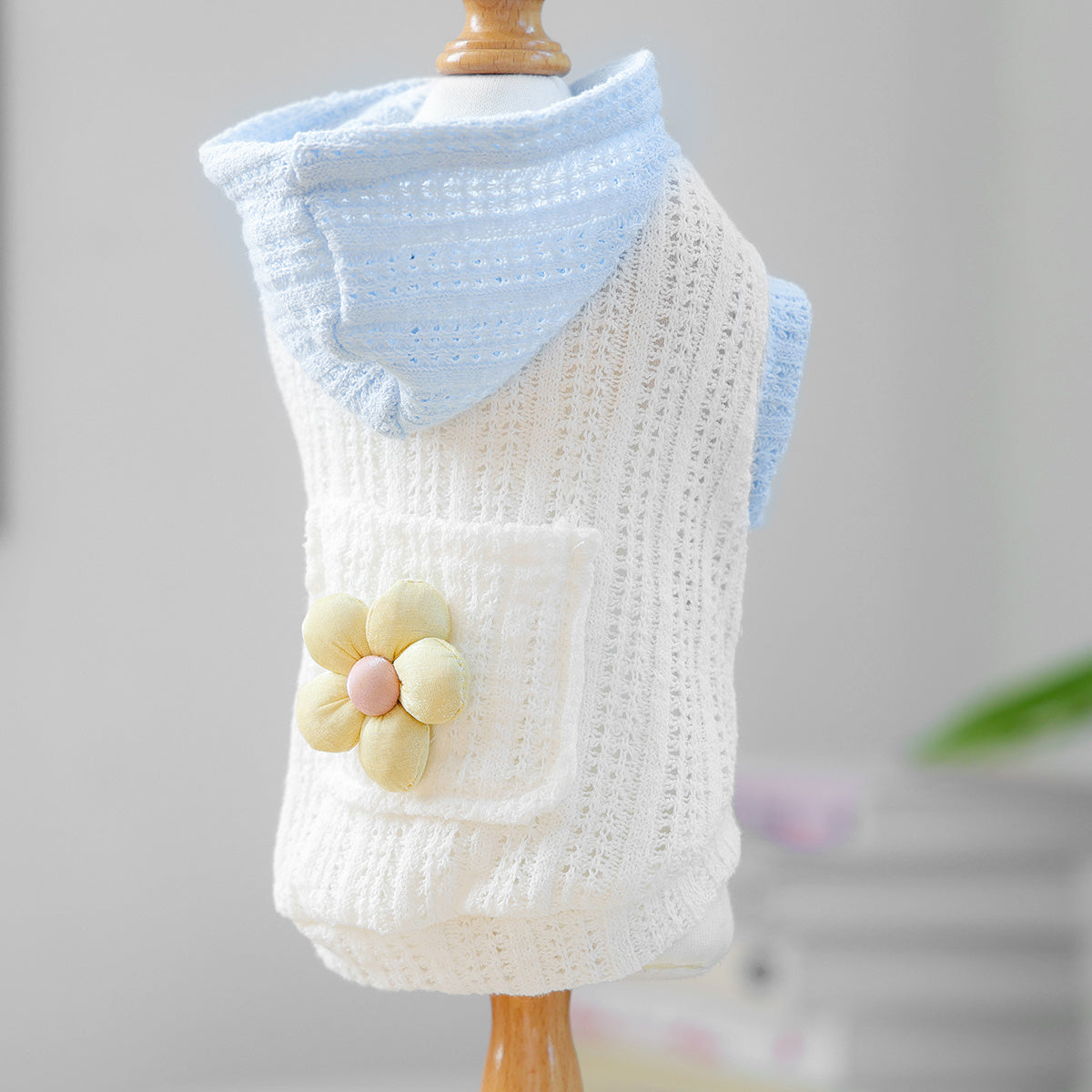 Light Blue and White Crochet Knitted Small Dog Hoodie - Breathable Pullover with Flower Patch，Adjustable Hood Pocket and Pocket，Spring Summer Autumn Teddy Bichon Fluffy Plush Dog Clothes，Comfortable Pet Shirt for Small Dogs