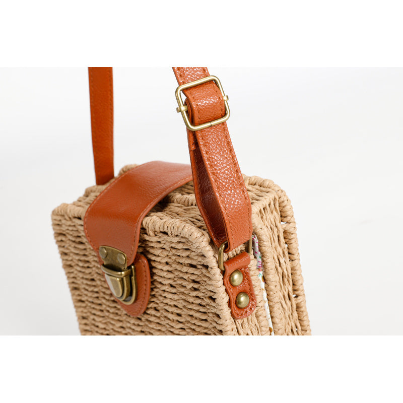 Vintage Mori Style Beige Woven Square Handbag Brown Leather Flip Metal Buckle Lock Commute Leisure Dual-Use Tote Bag