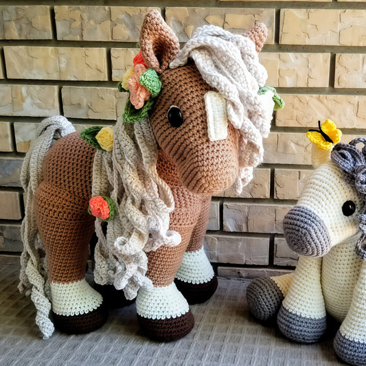 DIY Crochet Needle Set，Pattern Summer Horse Design，Comes with manual instructions，Easy to understand，Soft Material，Colorful Thread Ends，Accessories Attached，Crochet Needle Project Ideas