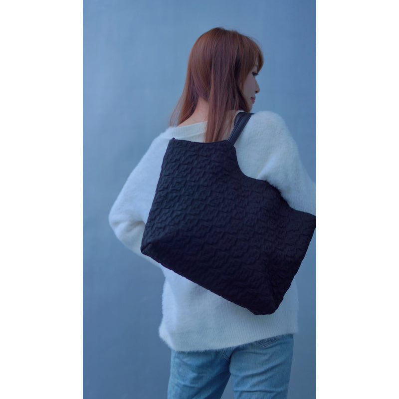 Two-tone Tote Bag2025New Large Capacity Casual Waterproof Tote Bag for Women in Cream White with Textured Pattern/Obsidian Black Coarse Flower Commuter Shopping Bag