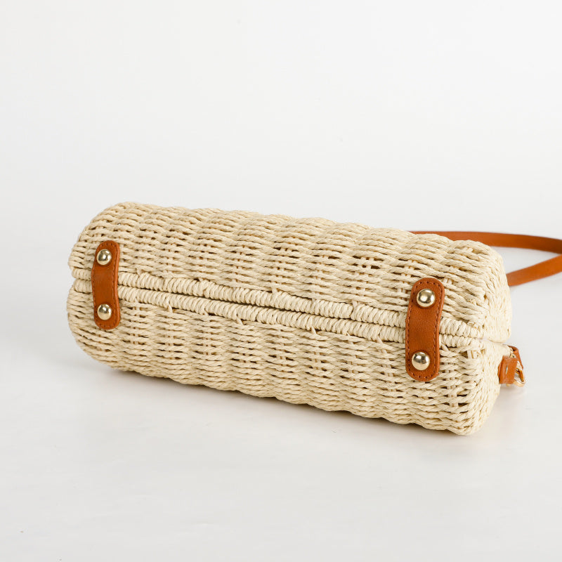 Hand-Woven Tote Natural Straw Shoulder Bag Brown Leather Flip Metal Buckle Portable Crossbody Dual-Use Non-Slip Foot Design